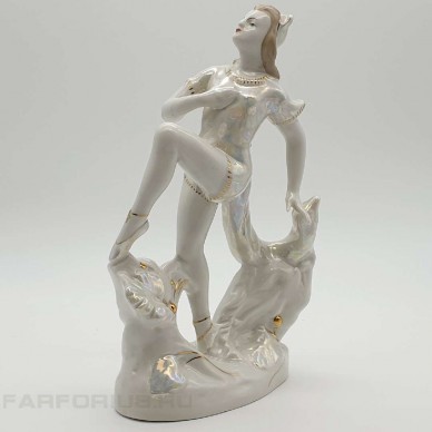 Фарфоровая статуэтка "Балерина в образе кошки". ДФЗ Вербилки