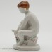 Фарфоровая статуэтка "Мальчик с полотенцем" из серии "Счастливое детство" ЛФЗ.