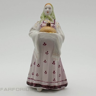 Фарфоровая статуэтка "Хлеб - соль" (Девушка с караваем). Дулево