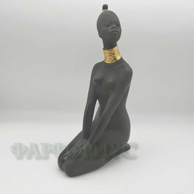 Фарфоровая статуэтка "Юность Африки" (Негритянка). Дулево