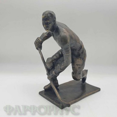 Скульптура Хоккеист СССР. Автор Барганов 1968 год