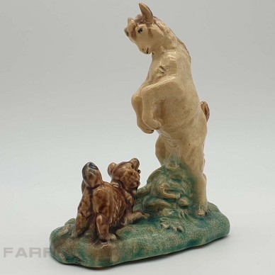 Керамическая статуэтка "Козлик и собачка". Гжель