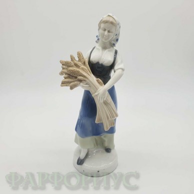 Фарфоровая статуэтка "Девушка со снопом". Германия