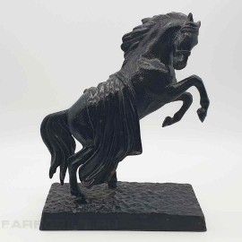 Чугунная скульптура "Конь в попоне". Касли