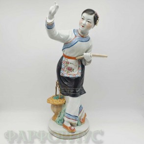 Фарфоровая статуэтка "Китаянка с веером" (Танец с веером). Старый Китай. ЦЕНА ПО ЗАПРОСУ!