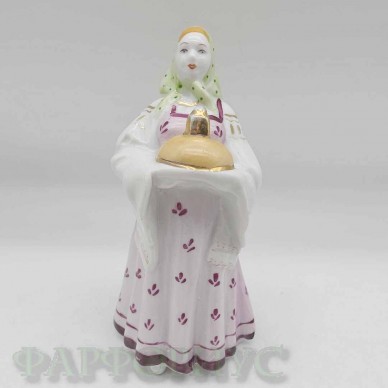 Фарфоровая статуэтка "Хлеб - соль" (Девушка с караваем). Дулево