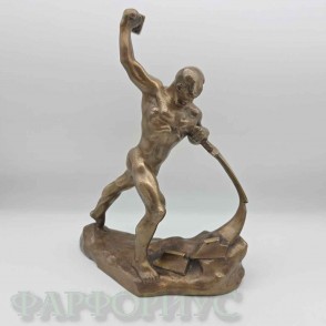 Скульптура «Перекуем мечи на орала» Скульптура «Перекуем мечи на орала»